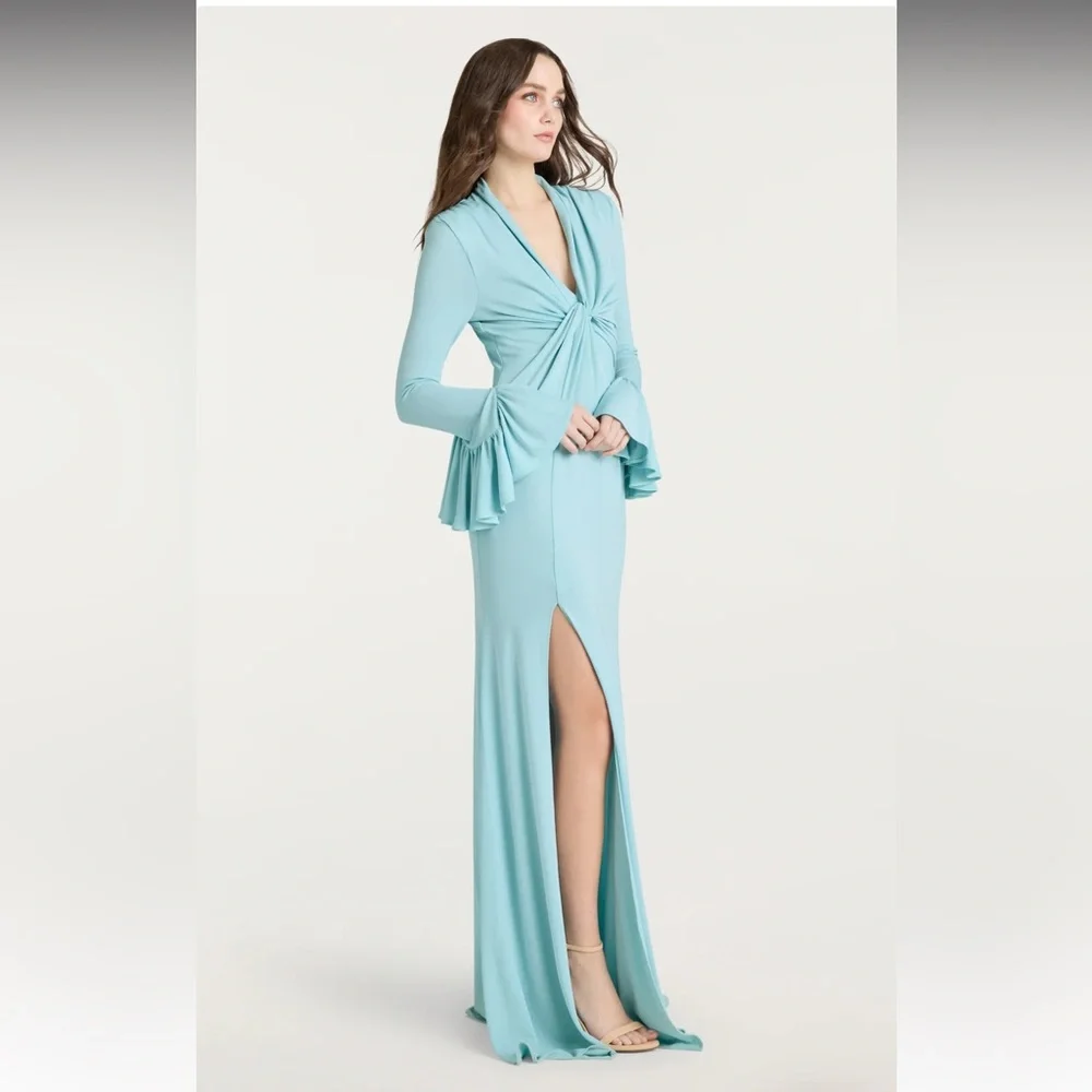 cinq a sept Evelyn Gown - Picture 8 of 9